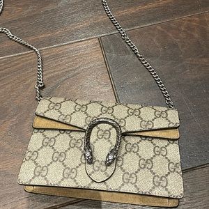 GUCCI CROSSBODY Dionysus GG Supreme super mini bag